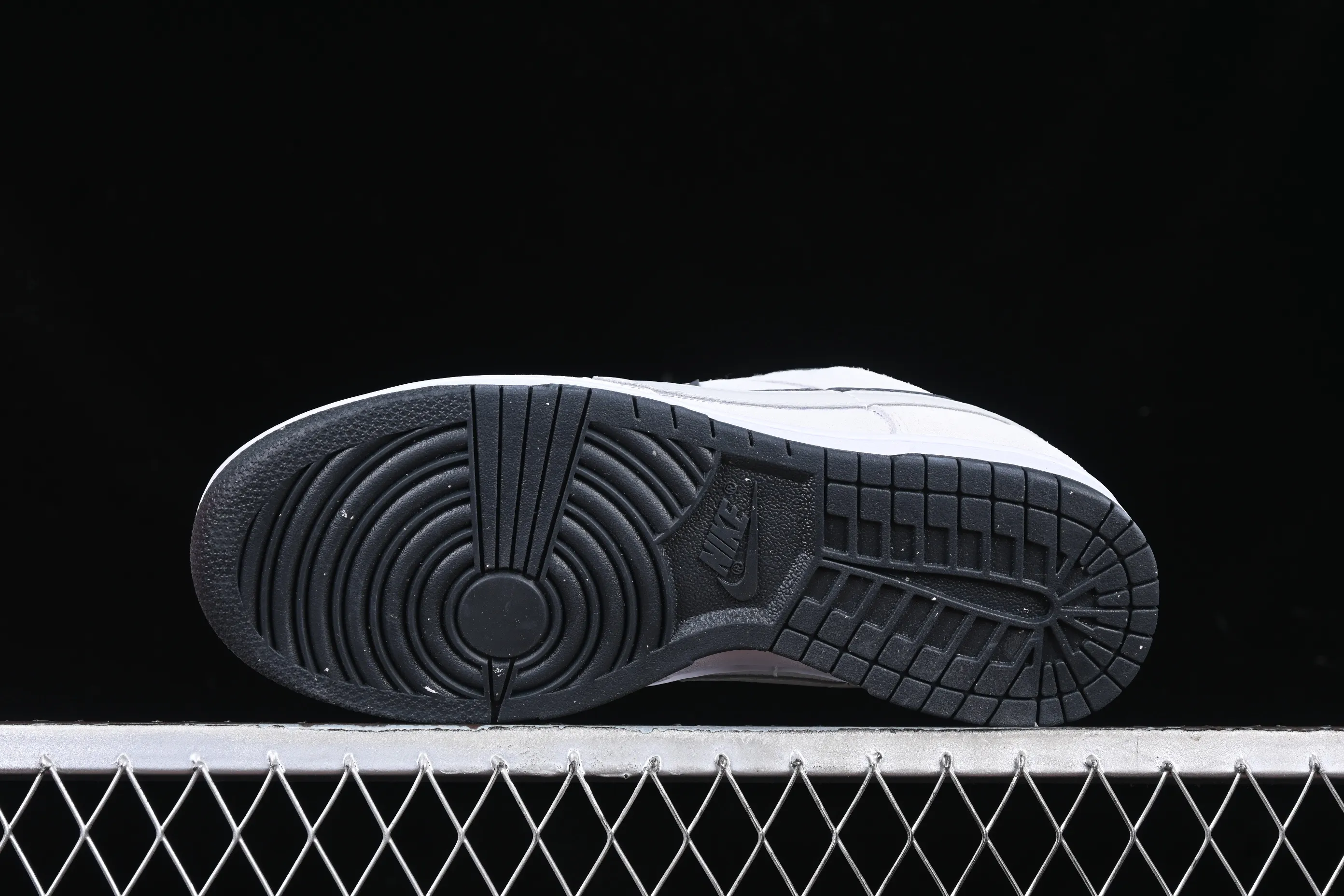 All categories Nk SB Dunk series Nk SB Dunk Low low-top sneakers Nk Dunk Low 85 double hook series white gray SB low-top sports and leisure sneakers HV1800-101